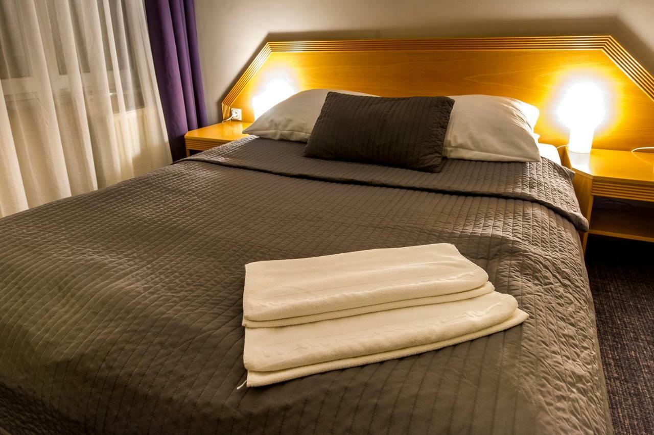 Hotel Wawrzkowizna Rząsawa Esterno foto